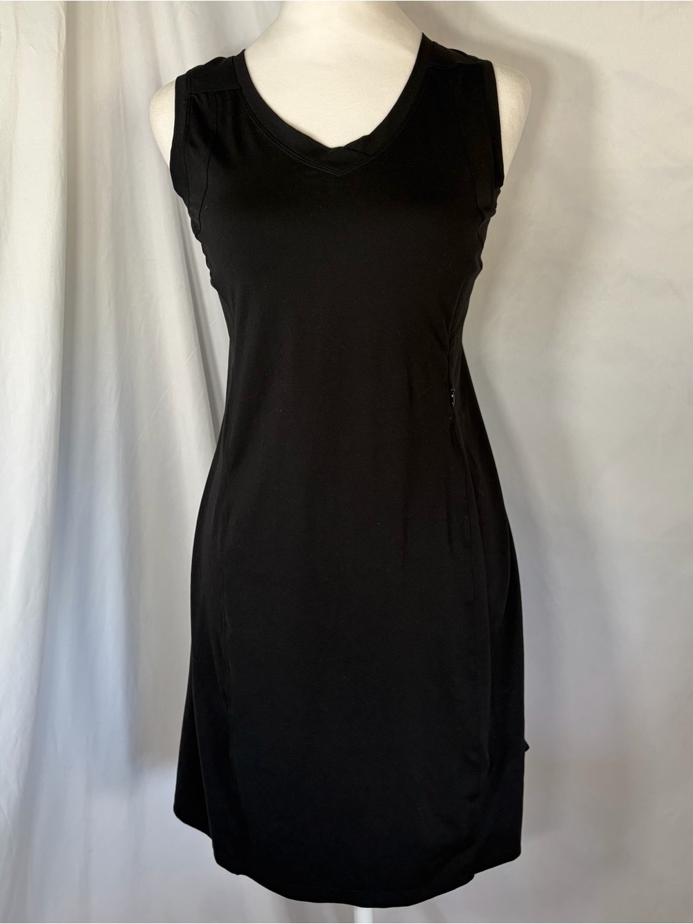 Arc'teryx Sleeveless Soltera Mini Dress Black Size XS Outdoors Hiking Casual - Picture 2 of 8